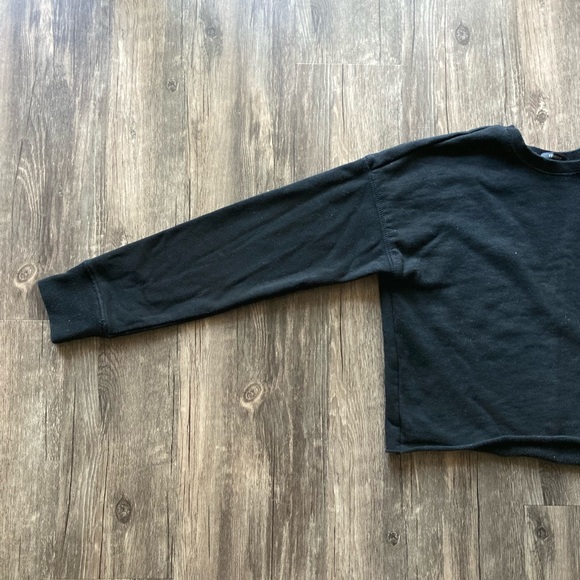 Forever 21 Cropped Crewneck Sweatshirt - Picture 1 of 2